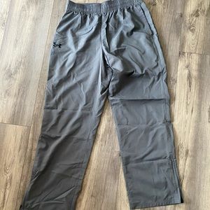 Gray Under Armour track pants size Large